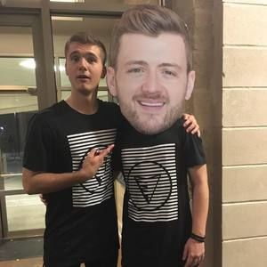 Meet your Posher, Christian